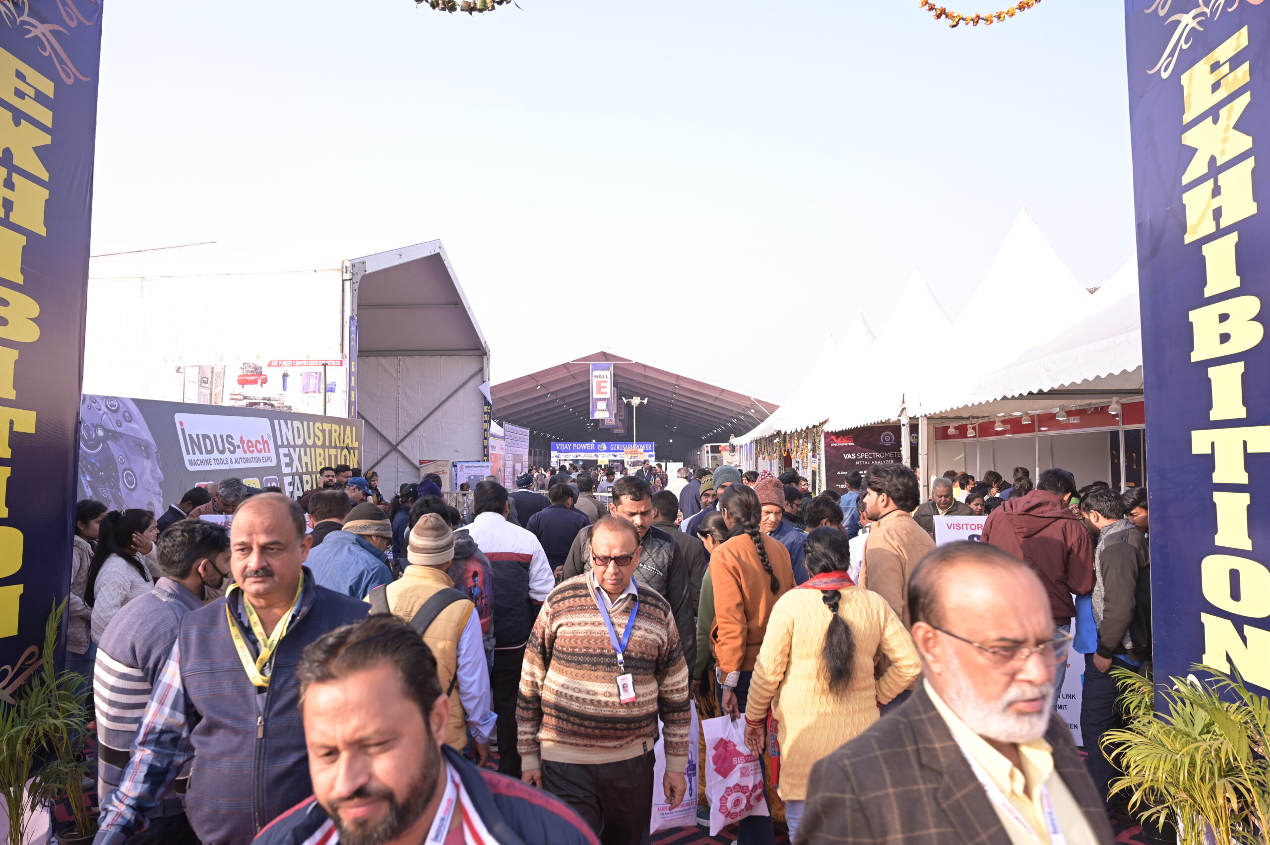 Massive visitor crowd at Faridabad expo entrance
